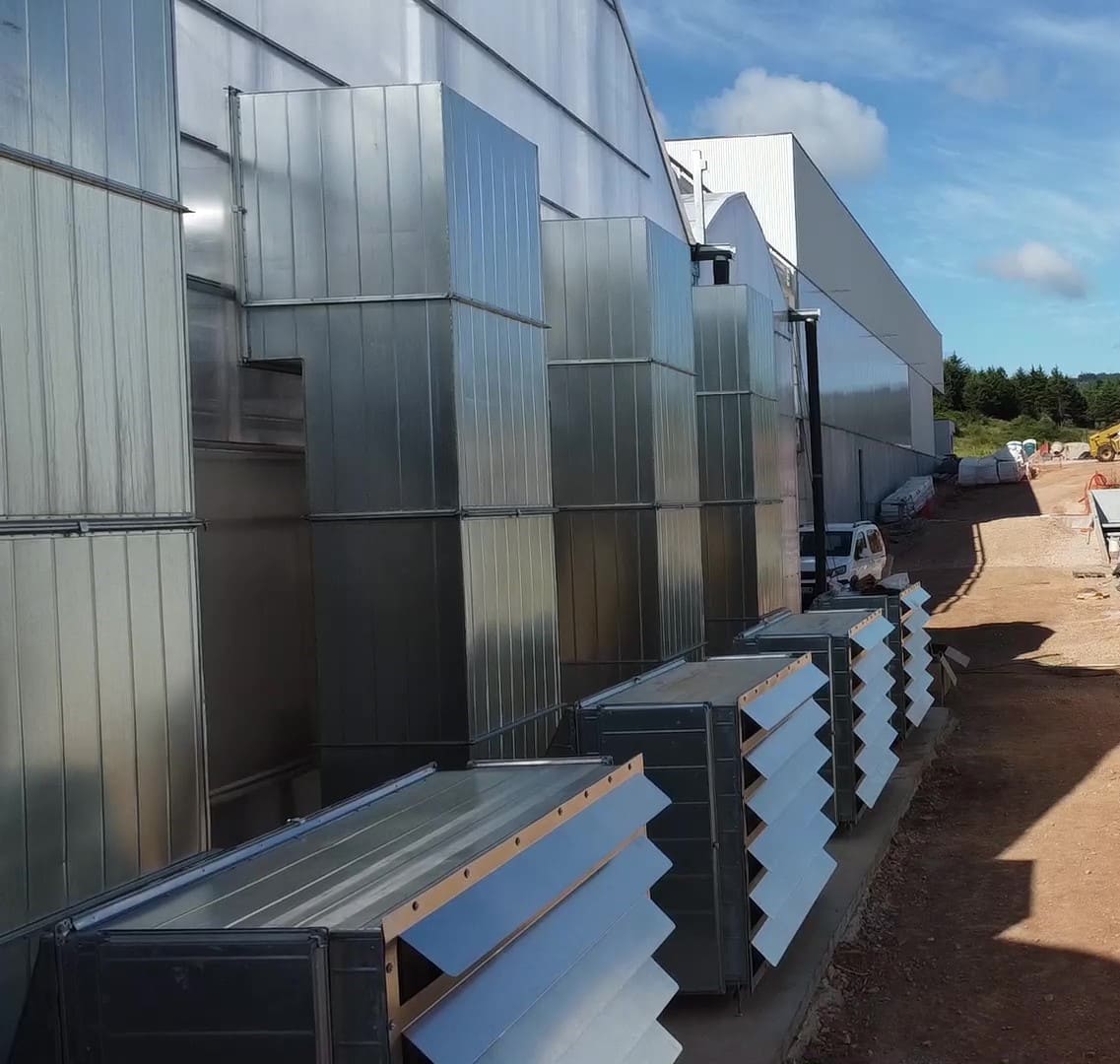 Interieur de serre agricole equipee